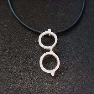 colgante gafas erizzo joyas